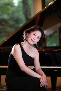 石野真穂2_(c) Tomoko Hidaki__RT.JPG