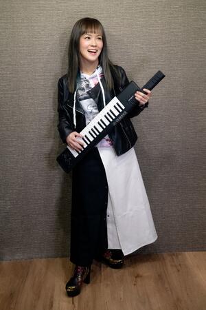 朝香智子_アー写.jpg