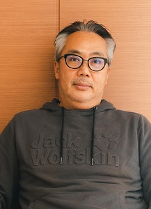 李監督プロフィール写真_HP用.jpeg